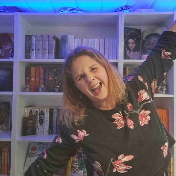 betweenfantasyandbookdreams's profile
