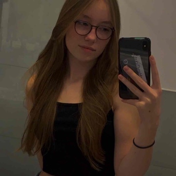just.lena.xd's profile