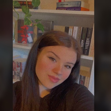 annika_booktok's profile