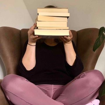 literary.comforts's profile