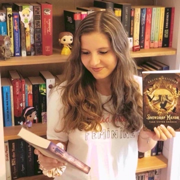 janine_and_books's profile