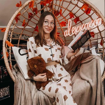 alexxoxoo.books's profile