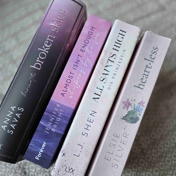 annaareadsbooks's profile