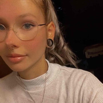 _.__sophie__._'s profile