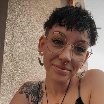 be_with_larissa's profile