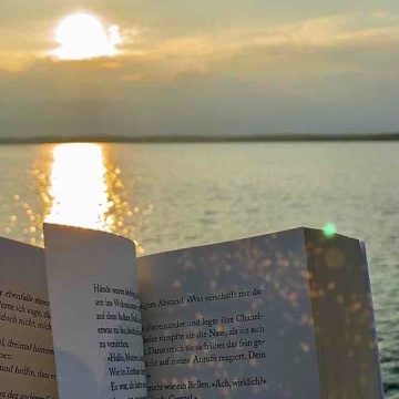 r0nja_books's profile