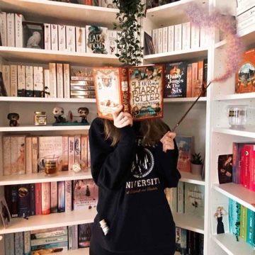 athroneofbooks's profile
