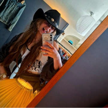 emmi.l_11's profile