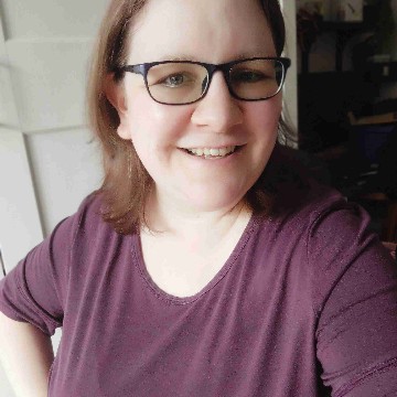 loving.books.with_annika's profile