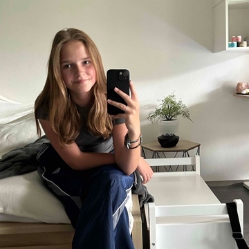 izz_sophia's profile