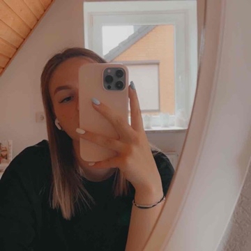 daniela_'s profile