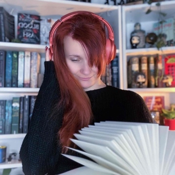 lliz_lovesbooks's profile