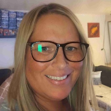 claudia1983's profile
