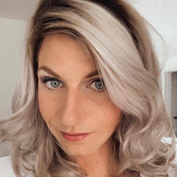 sarahweeread's profile