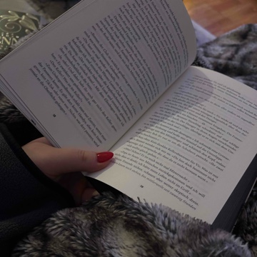 littlegoldenbearslibrary's profile