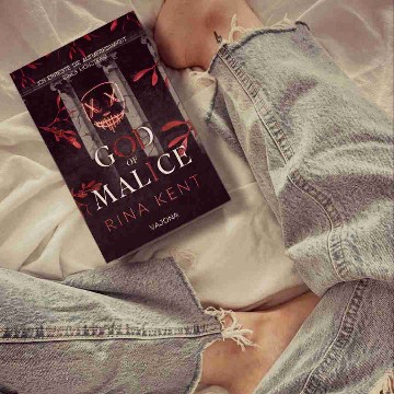 juls_bookshelf_'s profile