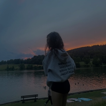 ellisbookshelf's profile