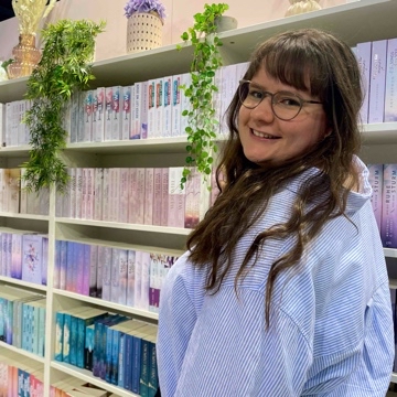 katesbooklights's profile